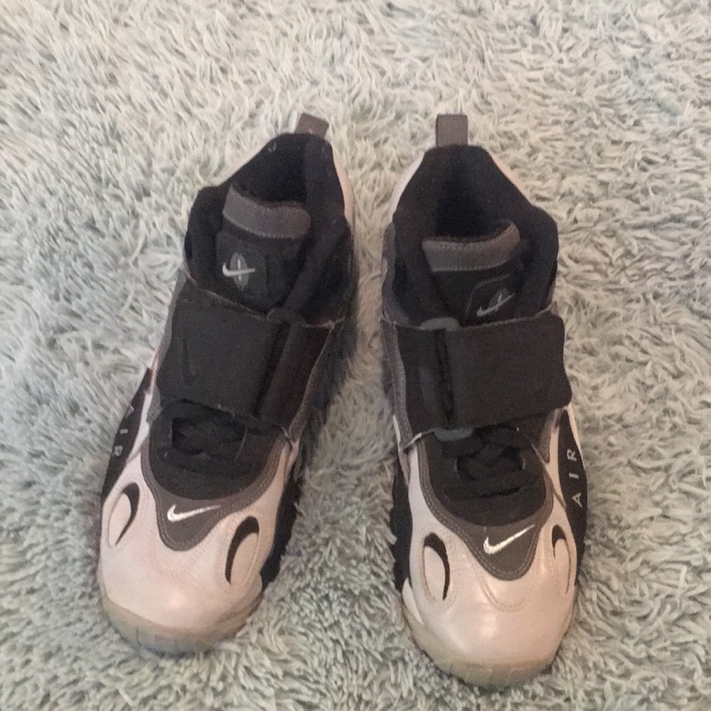 Nike turf shoes